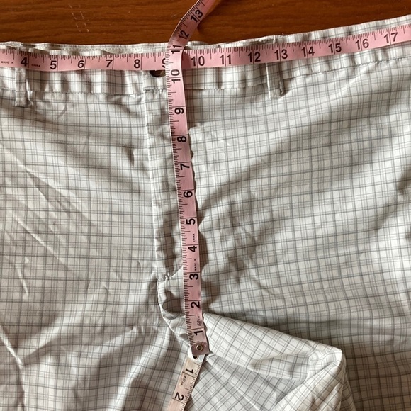 Greg Norman Men’s Shorts Size 38 white with gray plaid - Picture 7 of 8